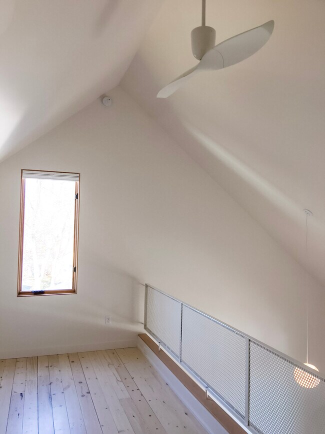 Building Photo - 926 Cleveland St.