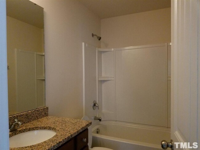 Building Photo - 409 Chanson Dr
