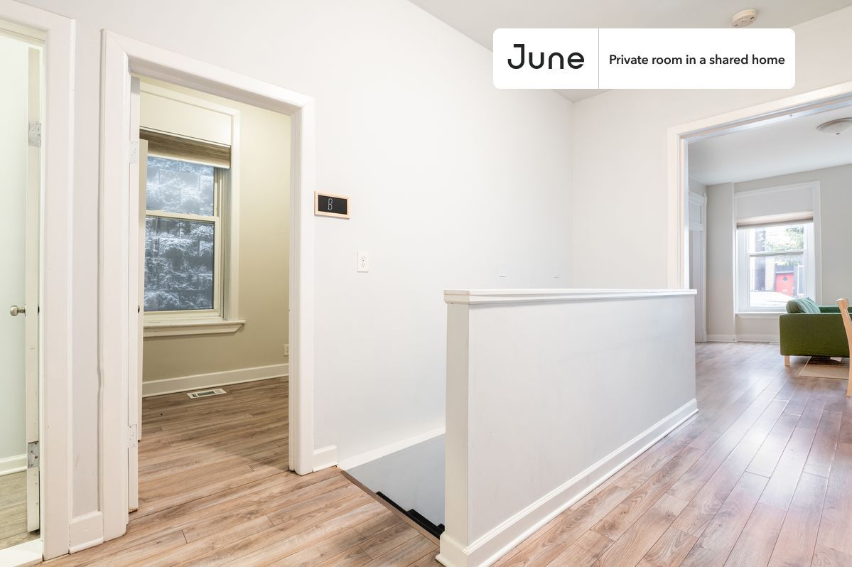 Building Photo - Room in Shared 3 bed/2 bath home