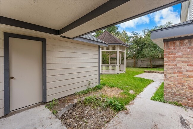 Building Photo - 28814 Enchanted Dr