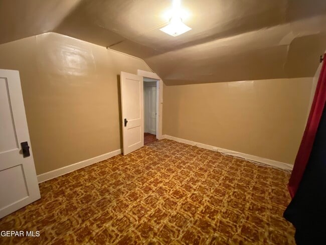 Building Photo - 3211 Tularosa Ave