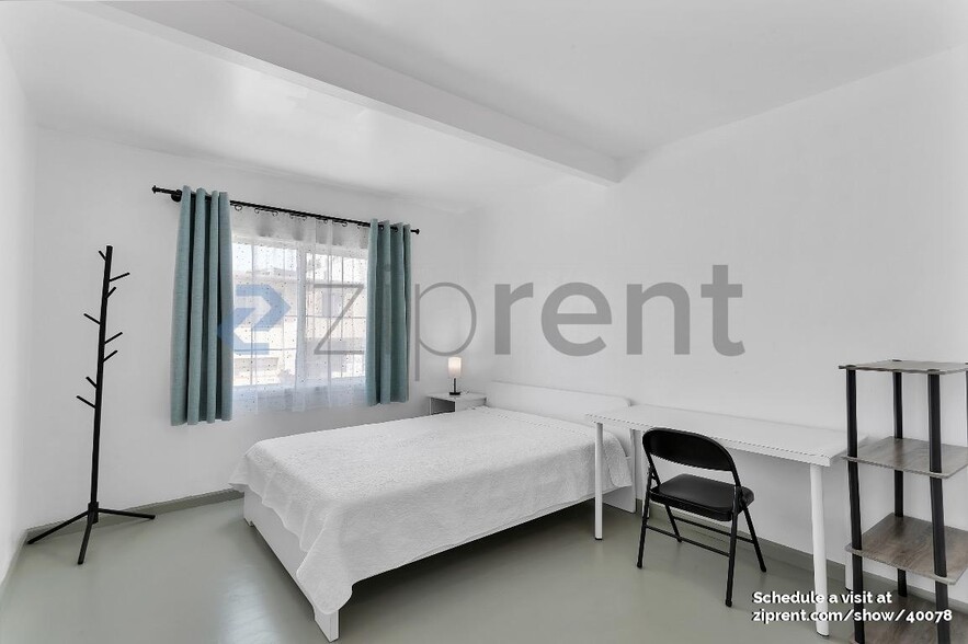 Building Photo - 1387 Goettingen St