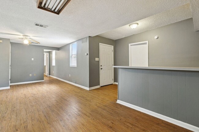 Building Photo - 416 Evelina St