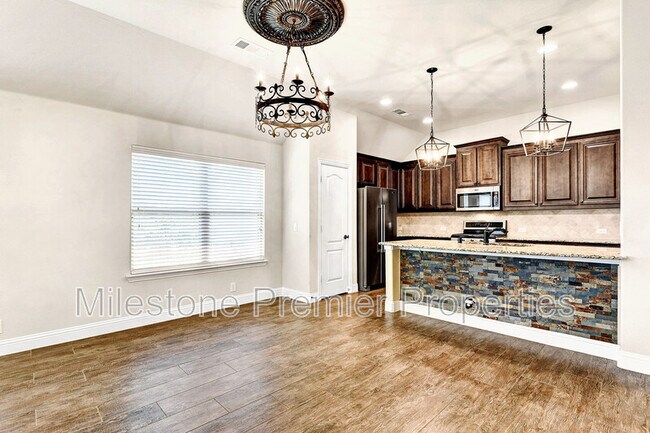 Building Photo - 520 Endicott Dr