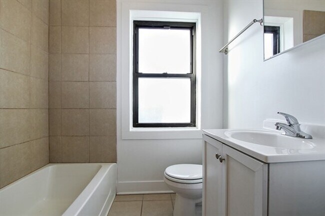 Building Photo - 7057 S Princeton