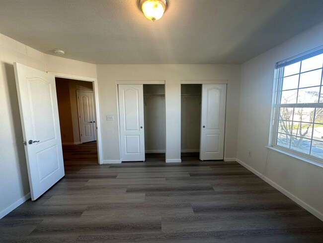 Building Photo - Welcome to Weston Ranch