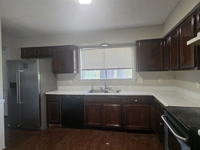 Building Photo - 23322 Dew Wood Ln