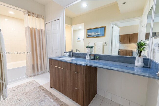 Building Photo - 3255 NE 184th St