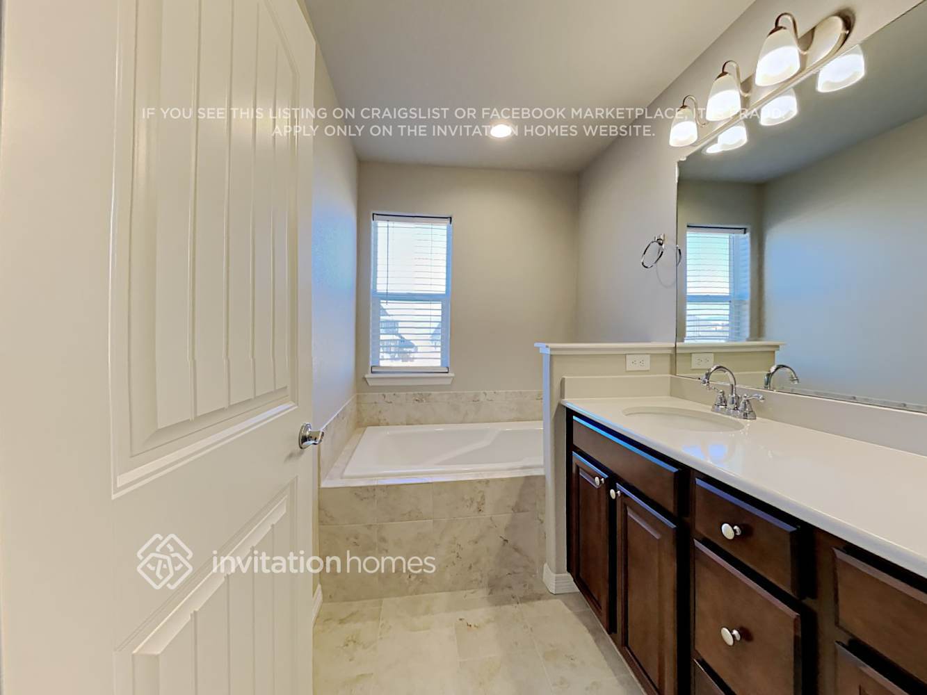 Building Photo - 10722 Yuba Dr