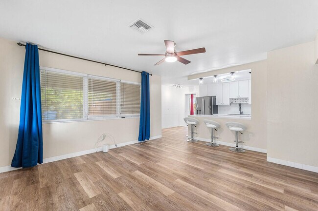 Building Photo - 4780 NE 8th Terrace