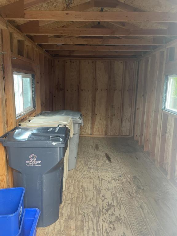 Building Photo - 2245 NW Park Terrace