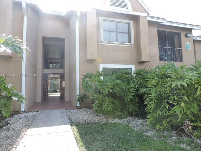 Building Photo - 15610 SW 105th Ln