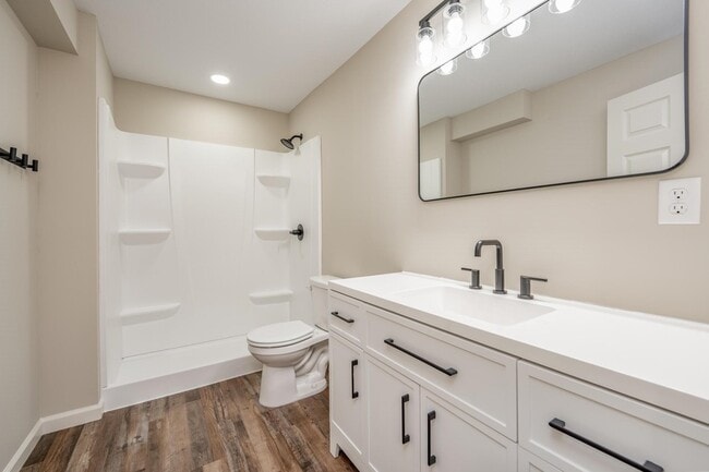 Building Photo - 1520 N Yale Blvd