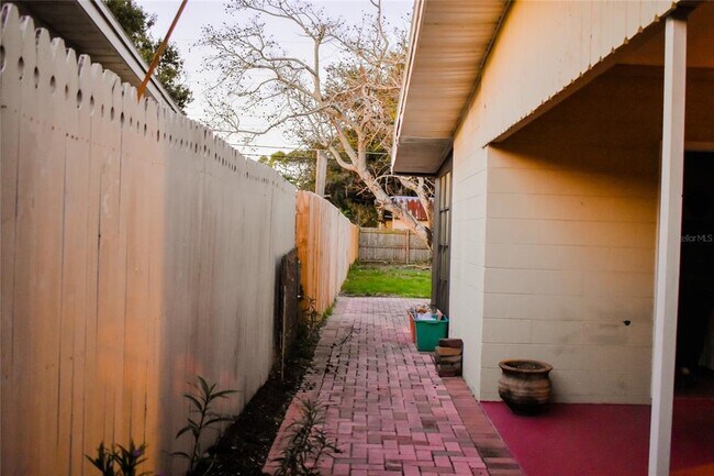 Building Photo - 4117 Merryweather Dr