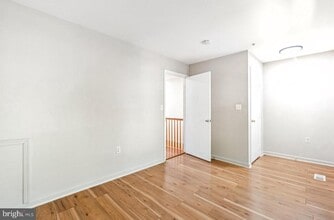 Building Photo - 837 Hr Dr SE