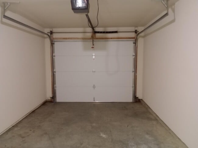 Building Photo - 5718 Canaveral Dr