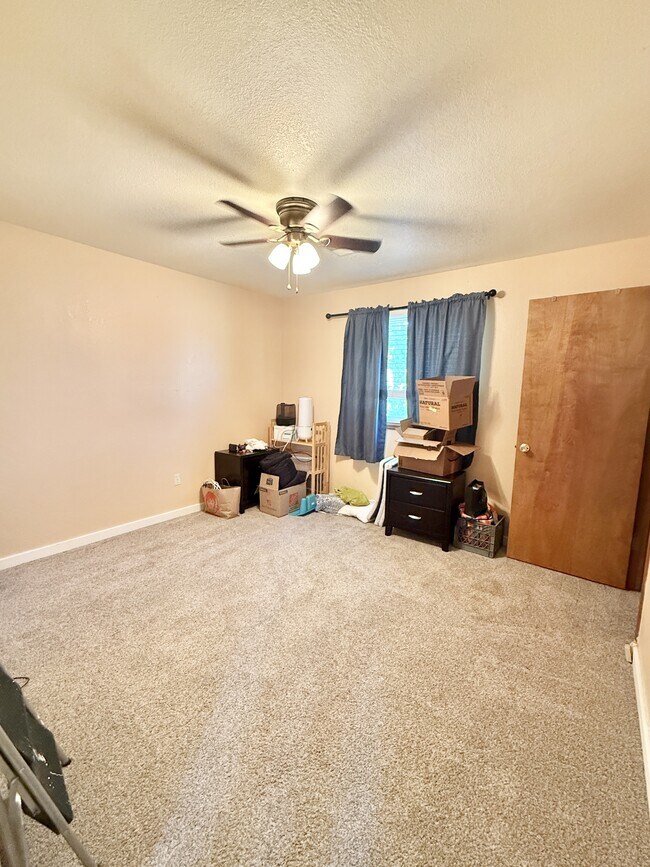 Building Photo - 2740 Susan Dr