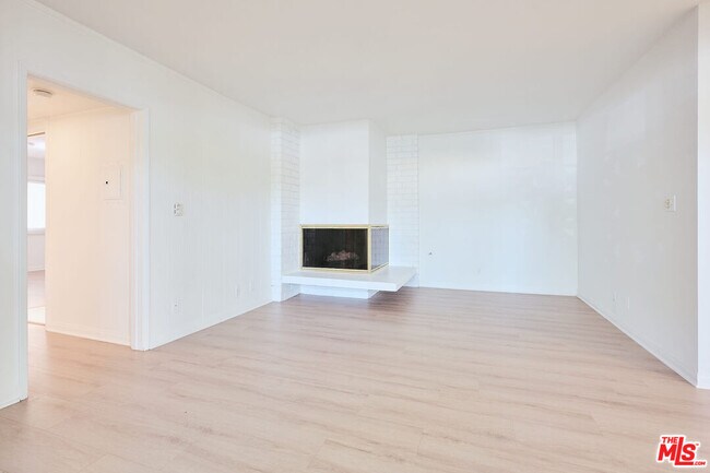 Building Photo - 7712 Pso Del Rey