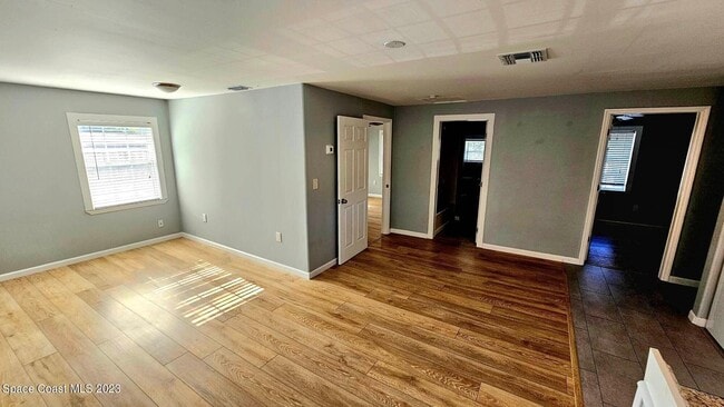 Building Photo - 802 Forrest Ave