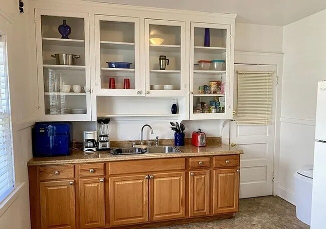 Building Photo - Buckingham11710