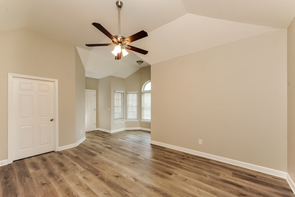 Building Photo - 240 Hardwood Ct