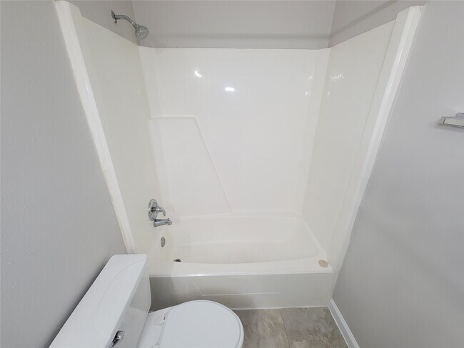 Building Photo - 8530 Quail Burg Ln
