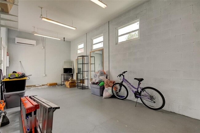 Building Photo - 7214 S De Soto St