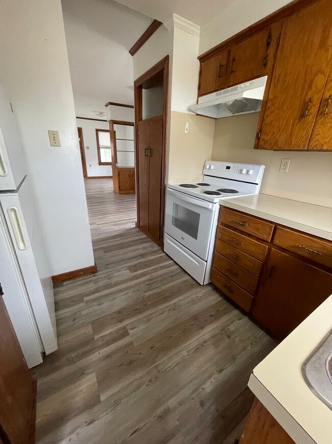 Building Photo - Cute 1 bedroom house! Located near Ta Ha Zouka Park!  Bonita casa de 1 dormitorio. ¡Ubicada cerca...