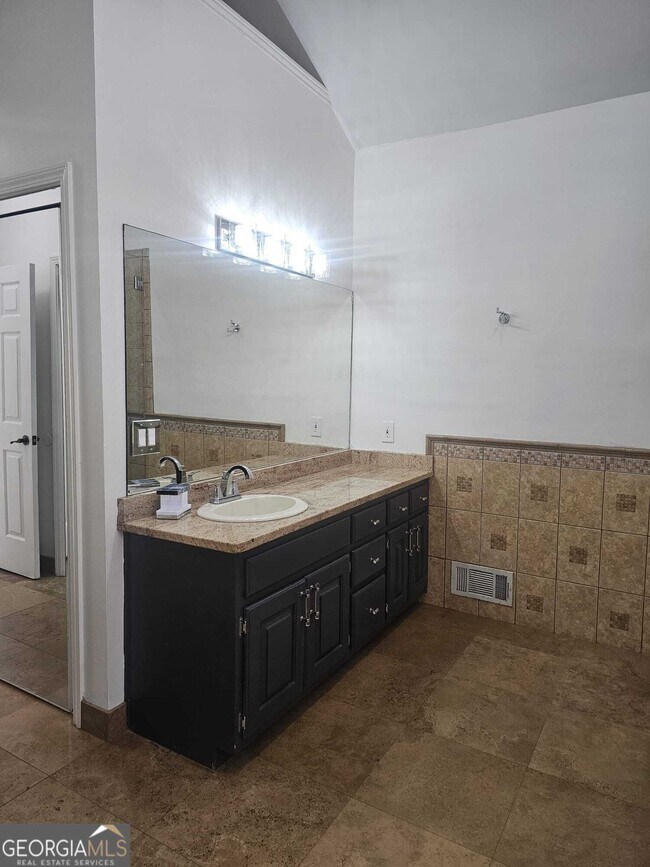 Building Photo - 526 Coopers Pond Dr