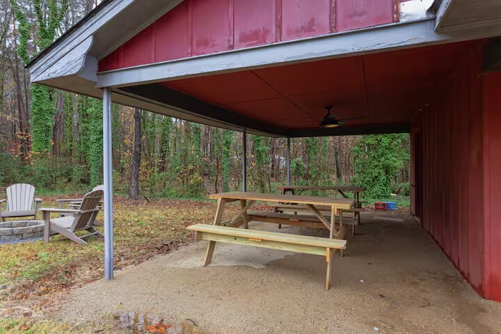 Building Photo - 107 S Wyrick St