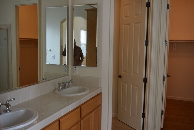 Building Photo - Coming Soon! Spacious Single-Story Home for Lease in Lathrop!