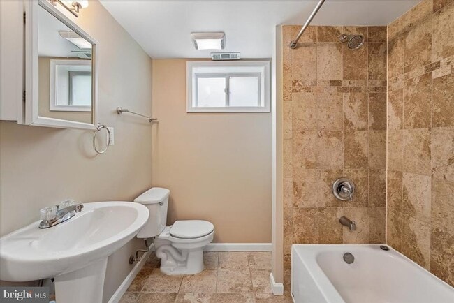 Building Photo - 11705 Ashley Dr