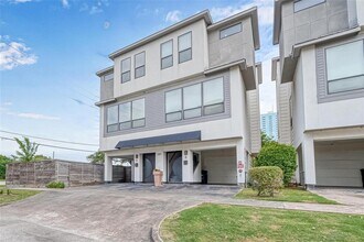 Building Photo - 2301 Camden Dr