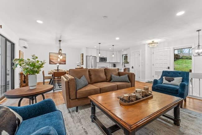 Building Photo - 50 Dogwood Knob