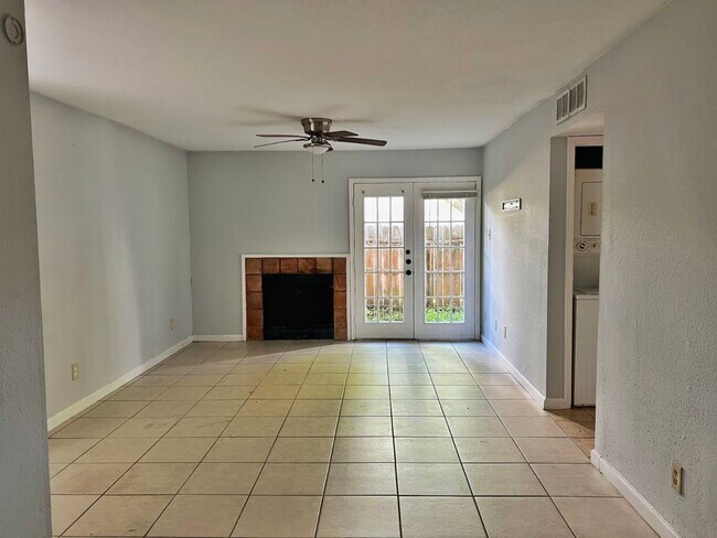 Building Photo - 12500 Sandpiper Dr