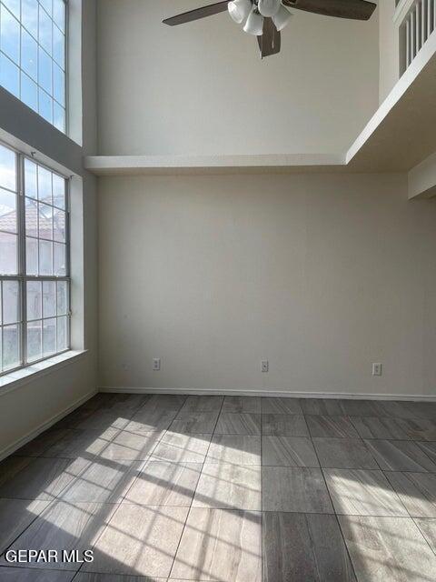 Building Photo - 10361 Valle del Mar Dr