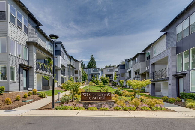 Building Photo - Modern Luxury Living in the Heart of Kirkland- Available for RENT August 15th