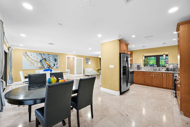 Building Photo - 836 Orchid Dr