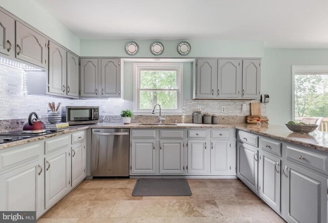 Building Photo - 9815 Wintercress Ct