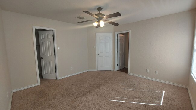 Building Photo - Wurzbach Heights Townhome for Rent ~ 3 Bedroom corner Unit with Private Yard and Garage