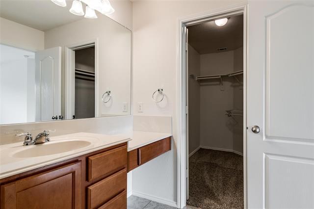 Building Photo - 929 Glenndon Dr