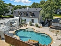 Building Photo - 1323 Dublin St