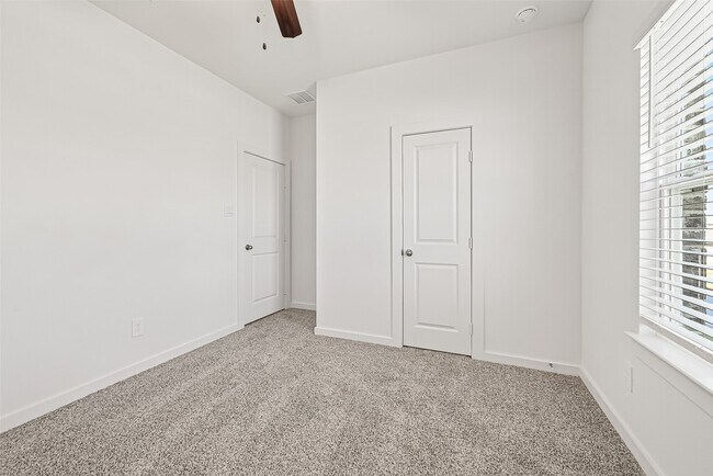 Building Photo - 6008 Jasper Hl Dr