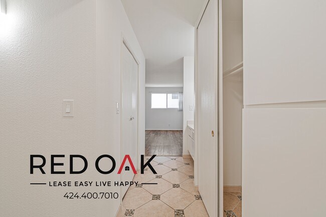 Building Photo - 215 S Madison Ave