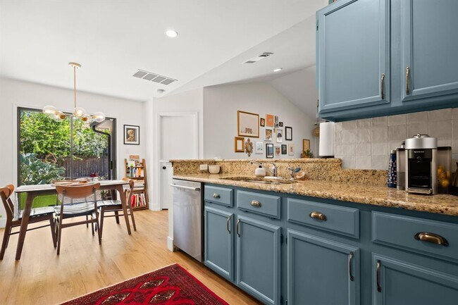 Building Photo - 3010 Siskin Dr
