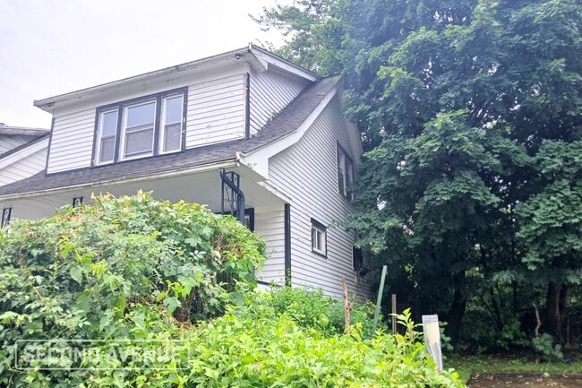 Building Photo - 11512 Harvey Ave