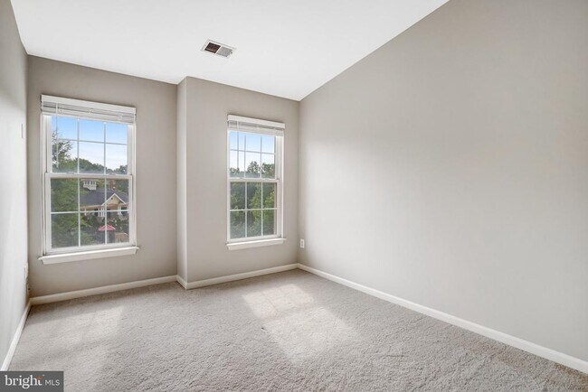 Building Photo - 22616 Welborne Manor Square