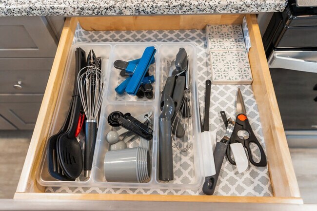 Building Photo - 8 N St