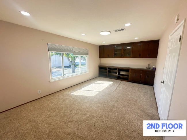 Building Photo - 788 S Bernardo Ave