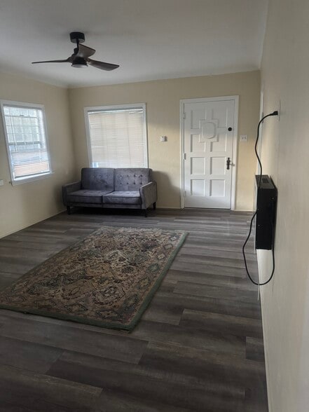 Building Photo - 9932 Beverly St